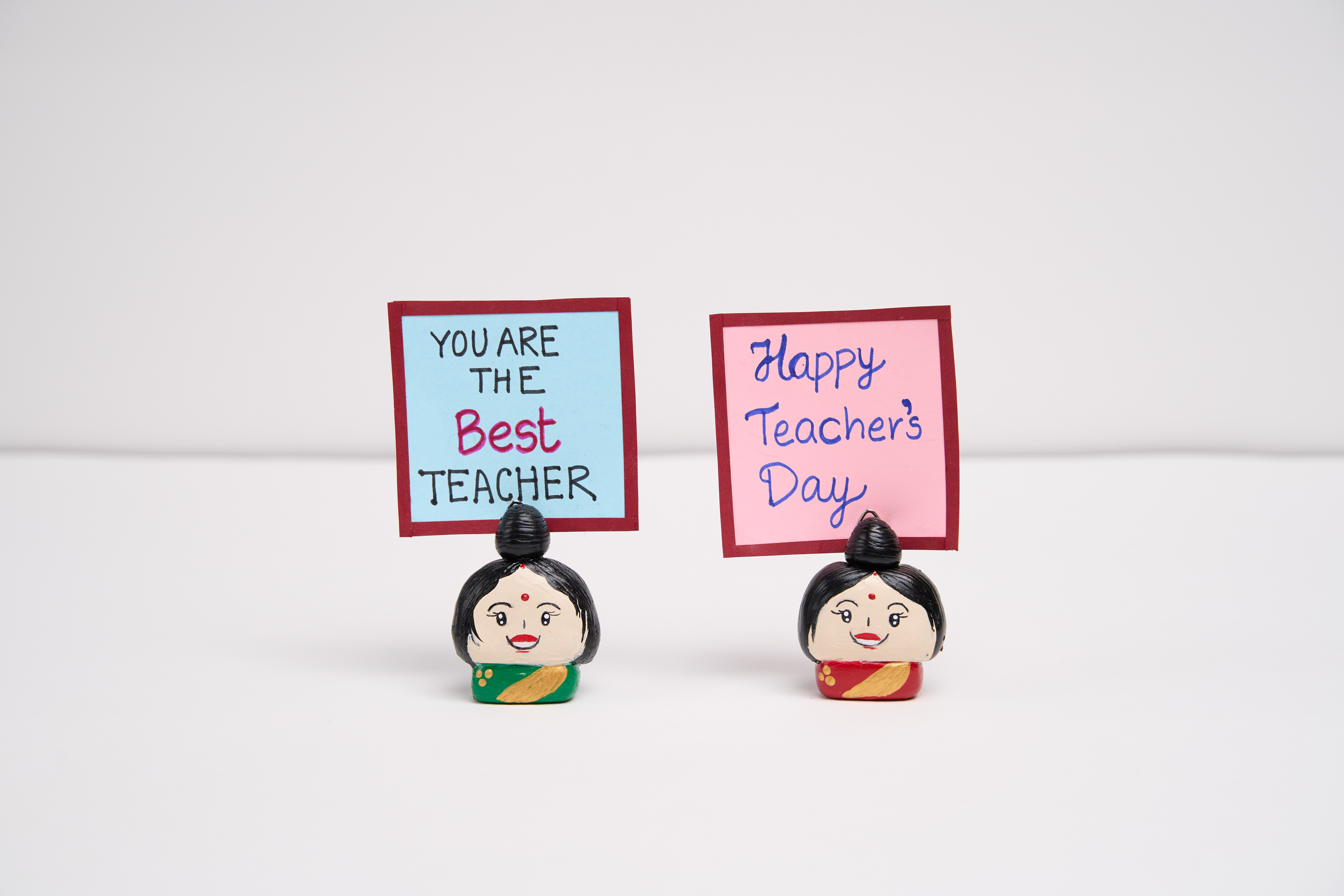 Message Stand Using Clay