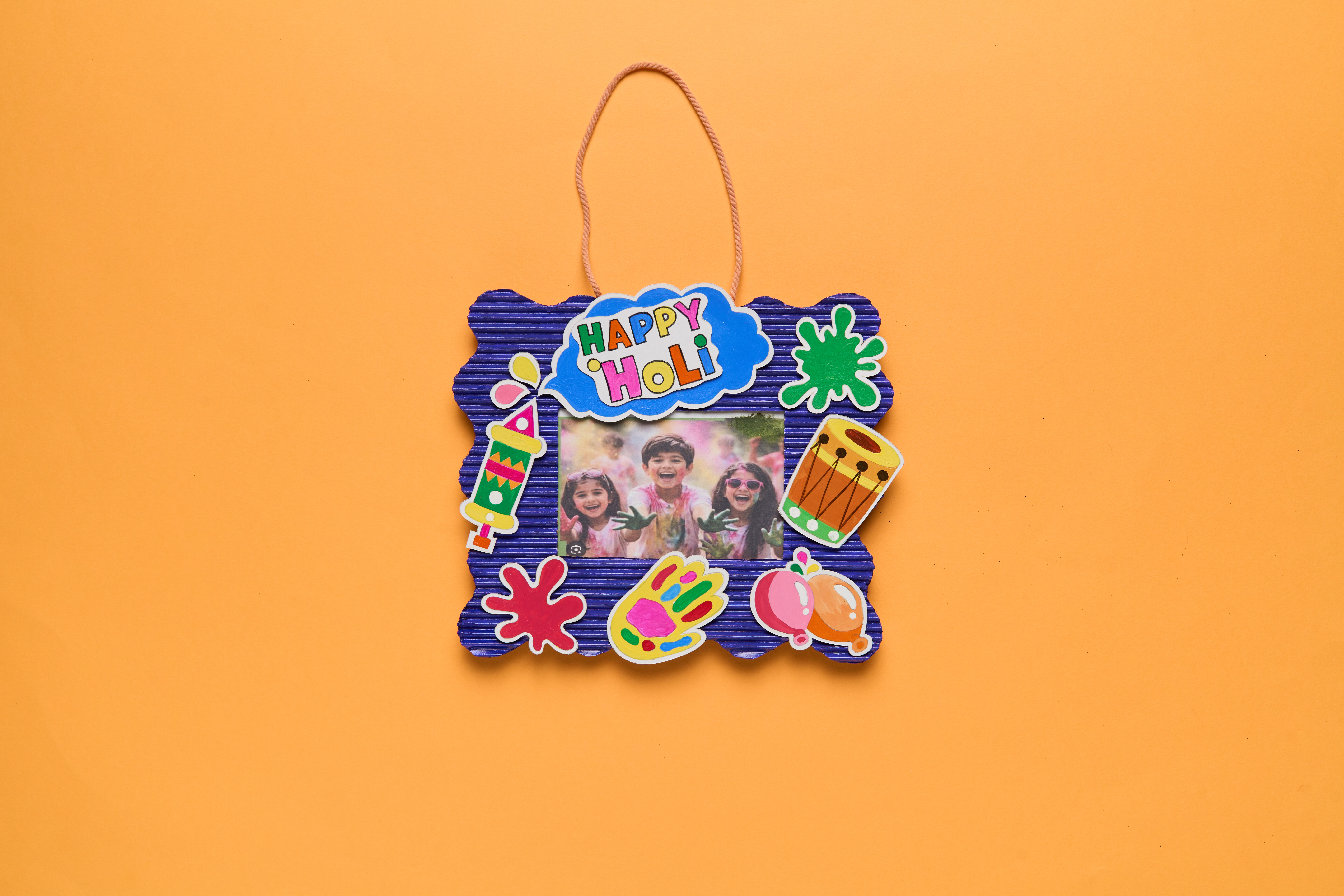 DIY Holi Photo Frame