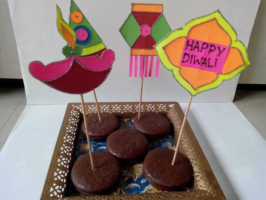 Handmade DIY Sweet Toppers For Your Brownie Decor Ideas
