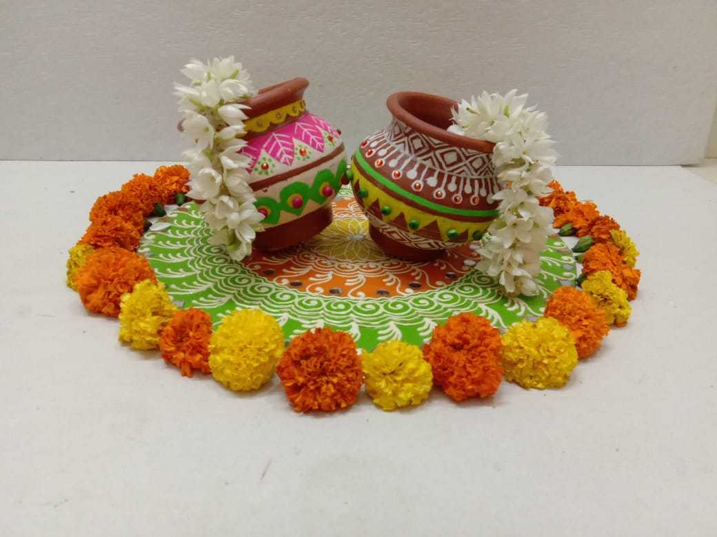 Paint colourful Pongal-themed Matkis for Festive Vibe