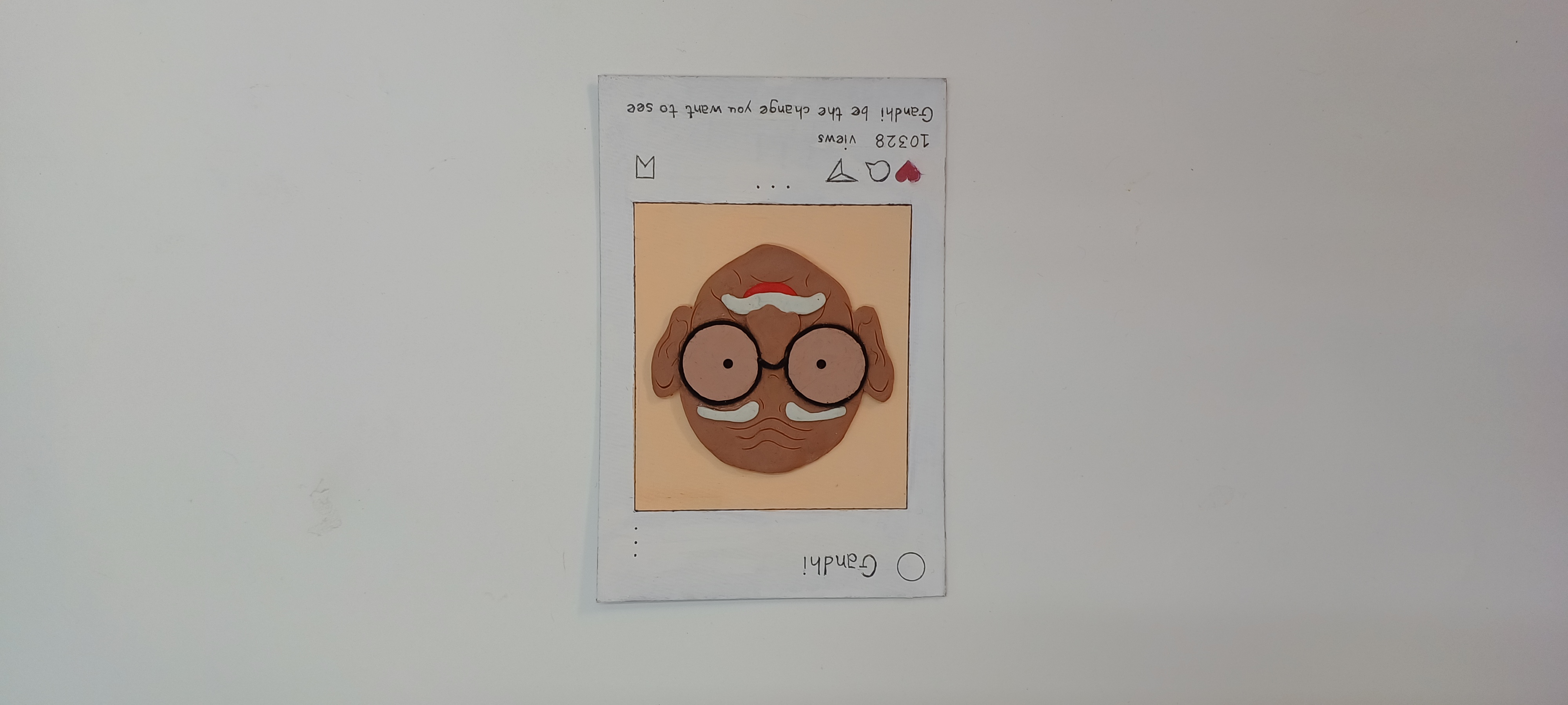 Learn To Make Gandhi Jayanti-Themed DIY Luggage Tags.