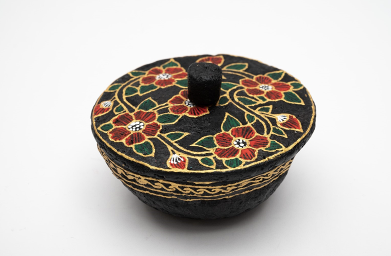 Paper Mache Kari Qalamdan Craft